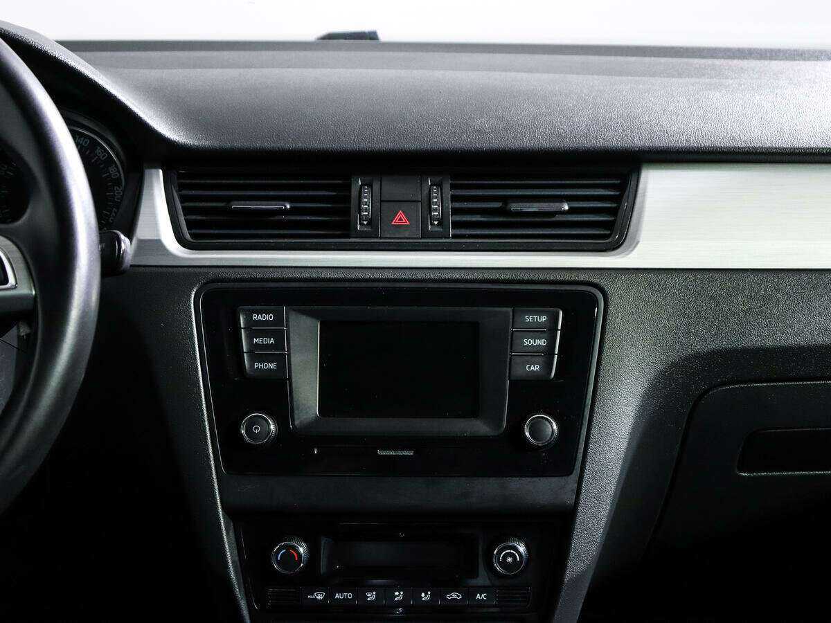 Skoda Rapid с пробегом — 2016 год. Фото: #11