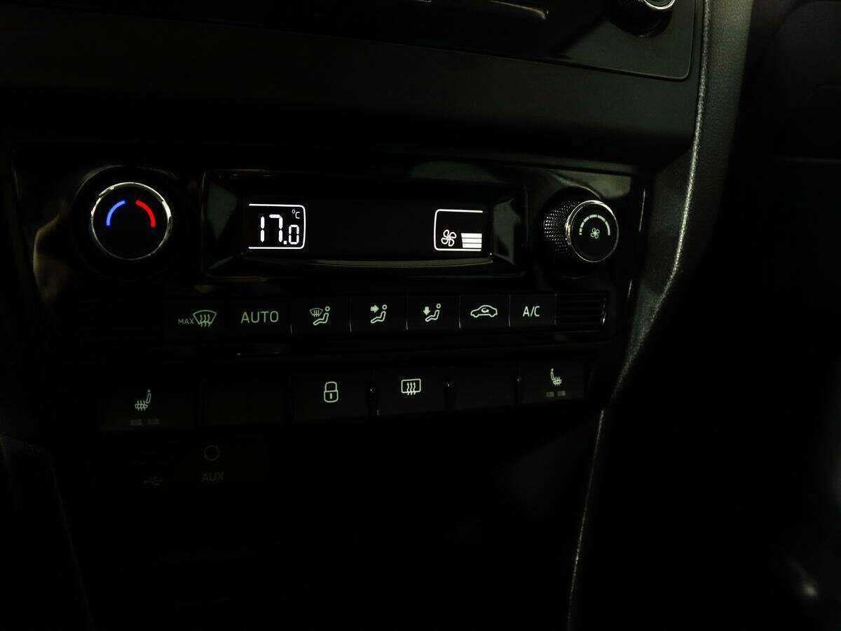 Skoda Rapid с пробегом — 2016 год. Фото: #15