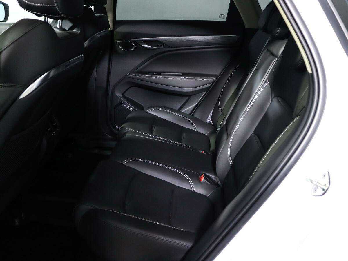 Geely Tugella с пробегом — 2022 год. Фото: #6