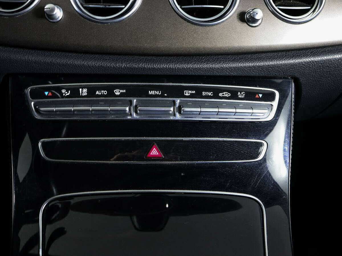 Mercedes-Benz E-Класс с пробегом — 2016 год. Фото: #22