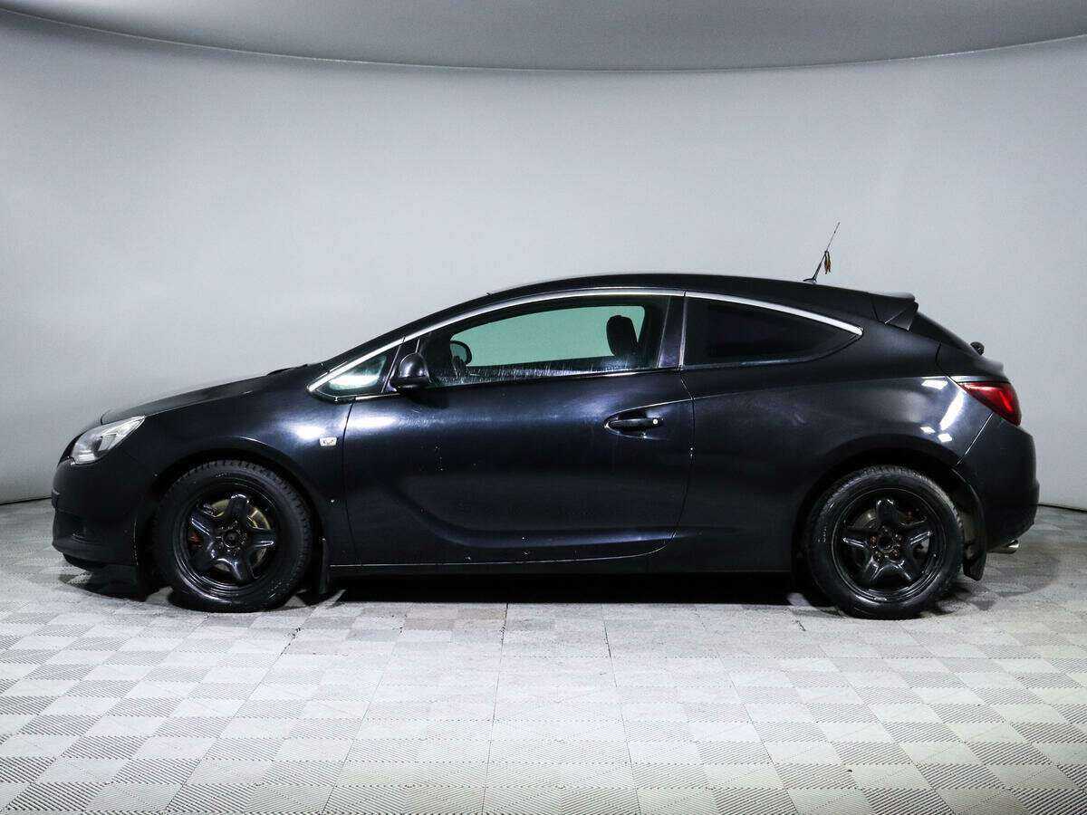 Opel Astra с пробегом — 2013 год. Фото: #7