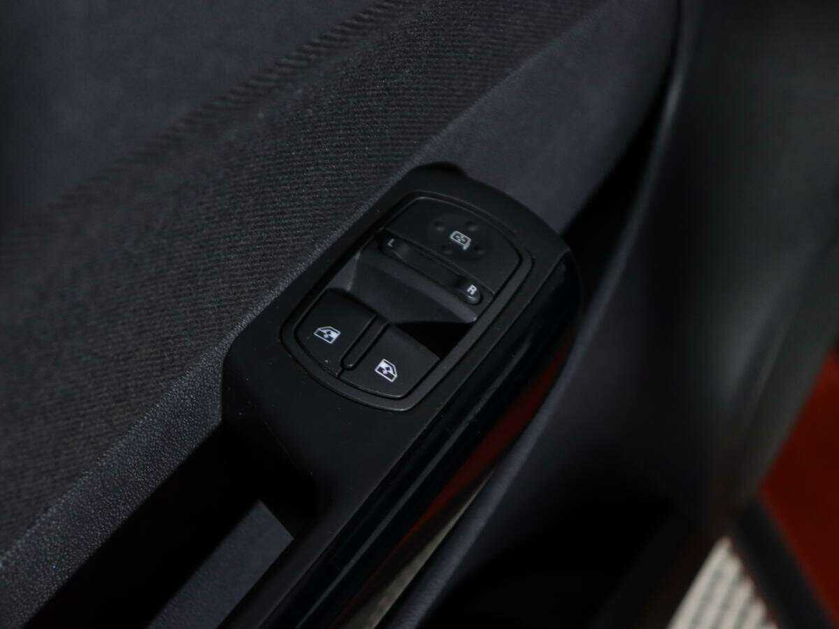 Opel Corsa с пробегом — 2013 год. Фото: #13