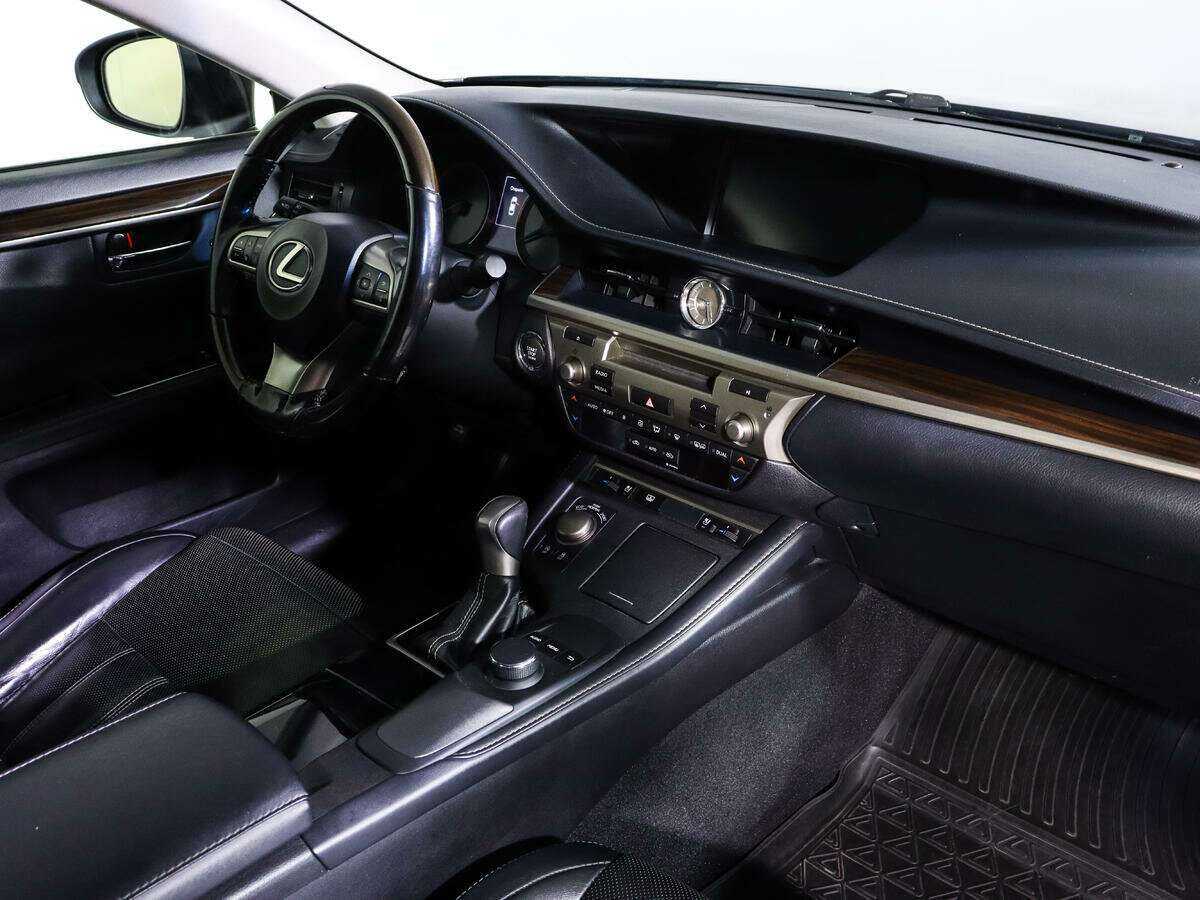Lexus ES с пробегом — 2016 год. Фото: #5
