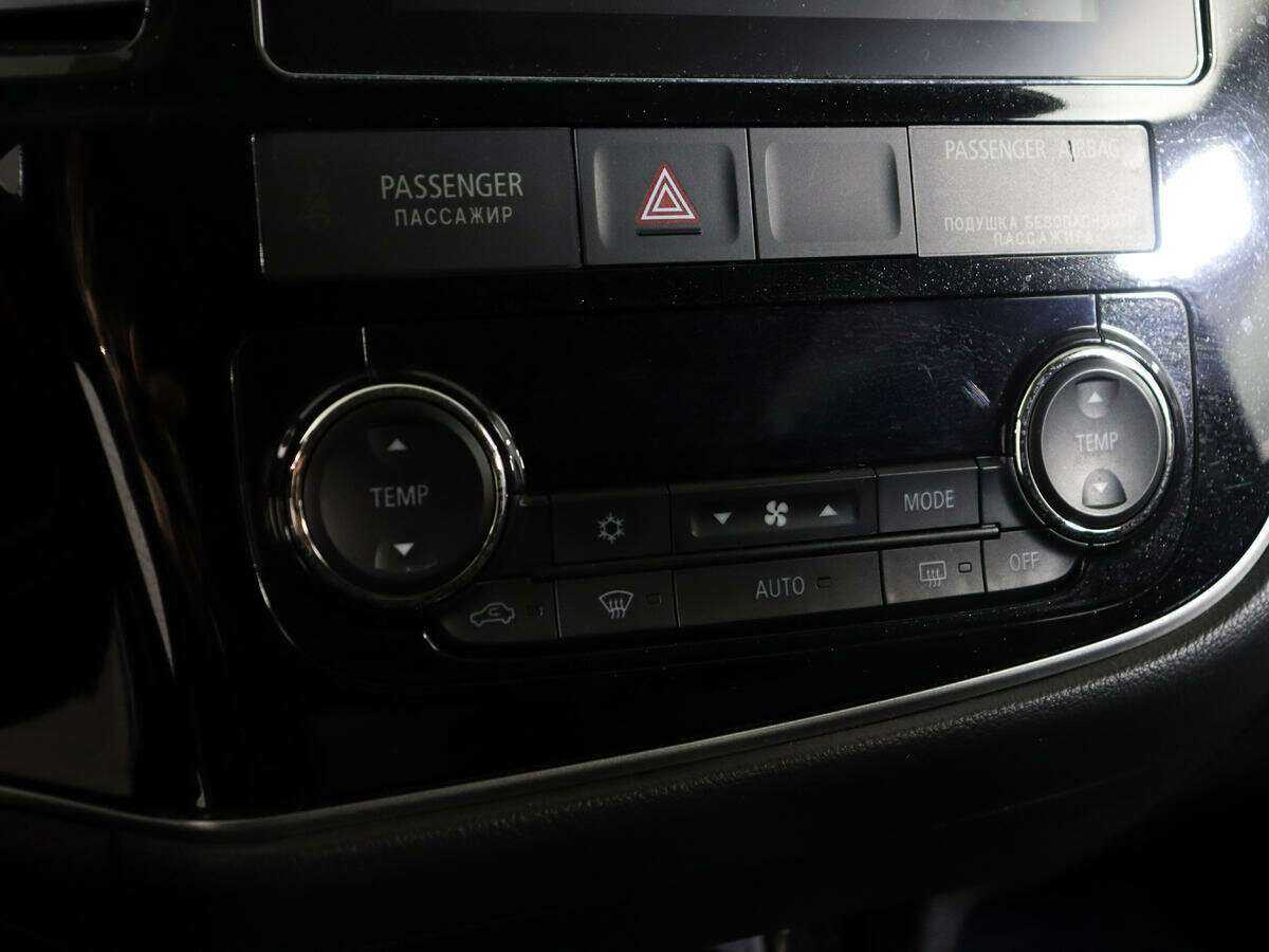 Mitsubishi Outlander с пробегом — 2018 год. Фото: #18