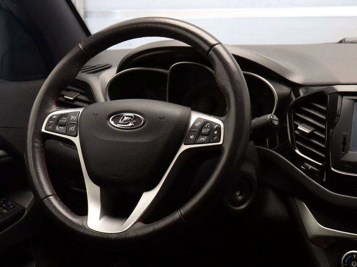 Lada (ВАЗ) Vesta с пробегом — 2020 год. Фото: #9