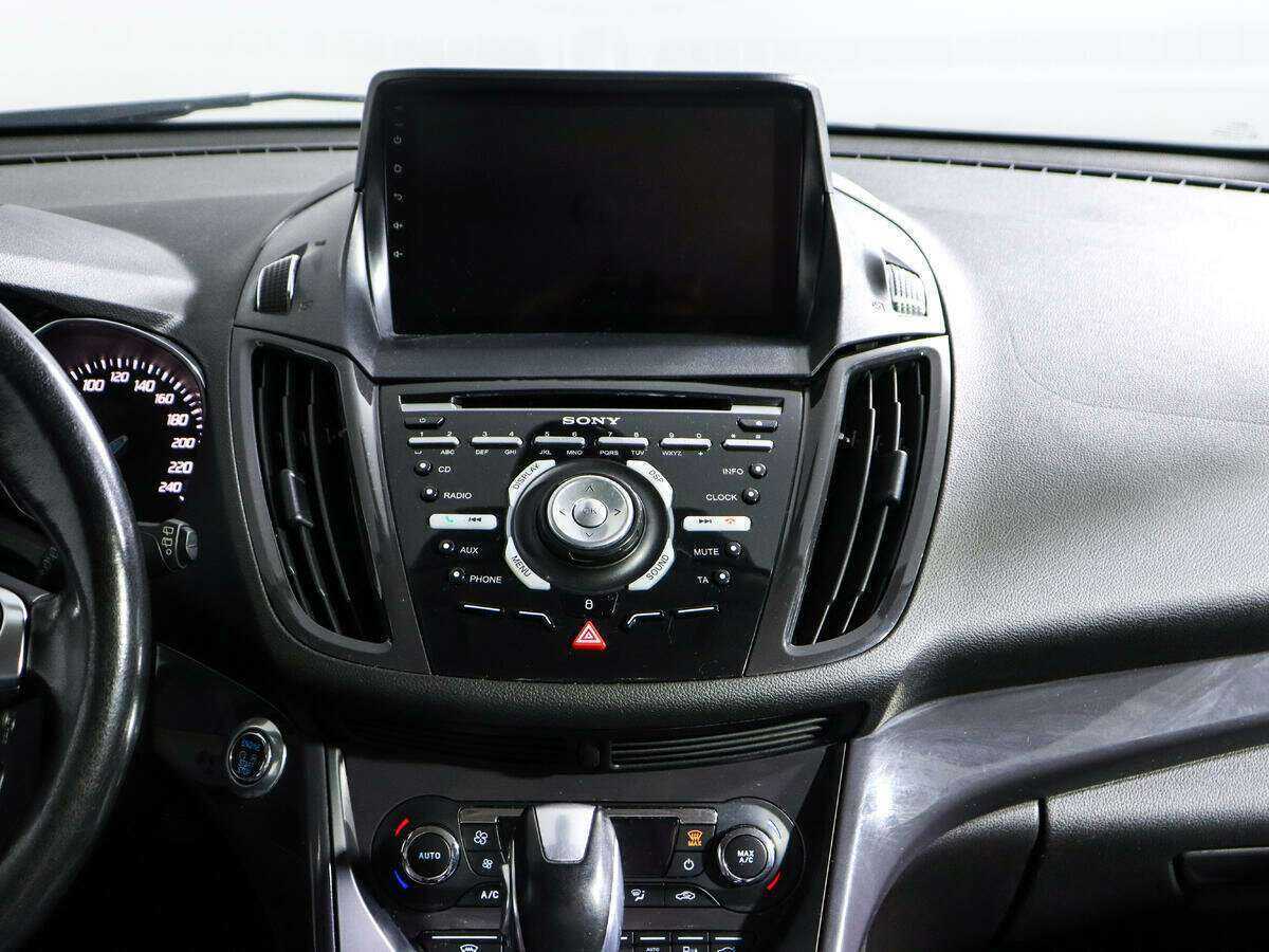 Ford Kuga с пробегом — 2015 год. Фото: #11