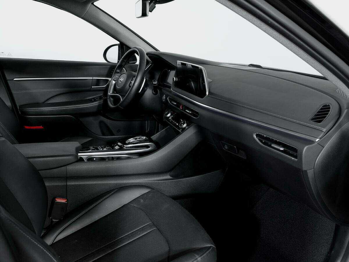 Hyundai Sonata с пробегом — 2021 год. Фото: #8