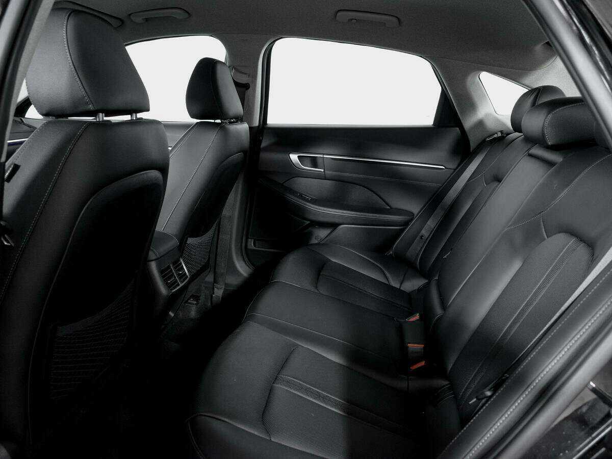 Hyundai Sonata с пробегом — 2021 год. Фото: #9