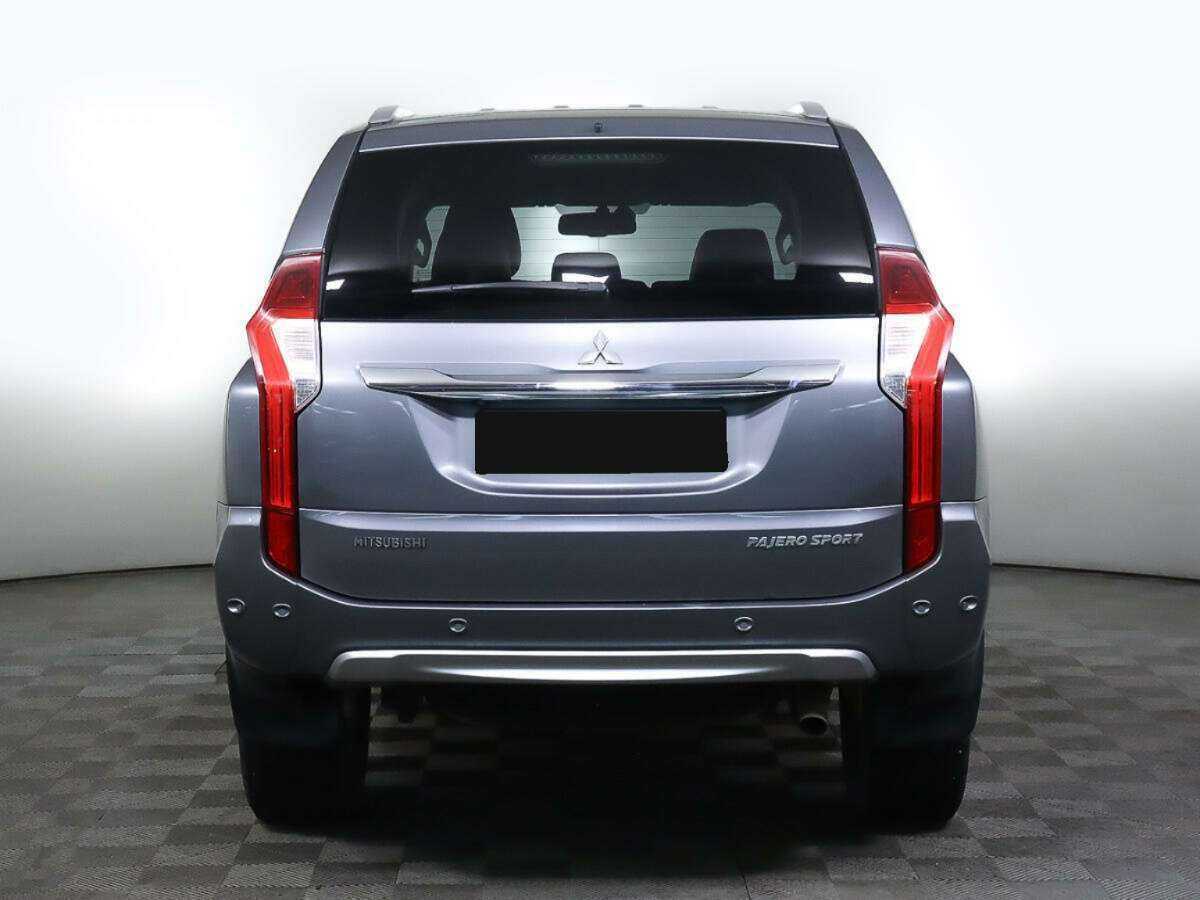Mitsubishi Pajero Sport с пробегом — 2017 год. Фото: #4