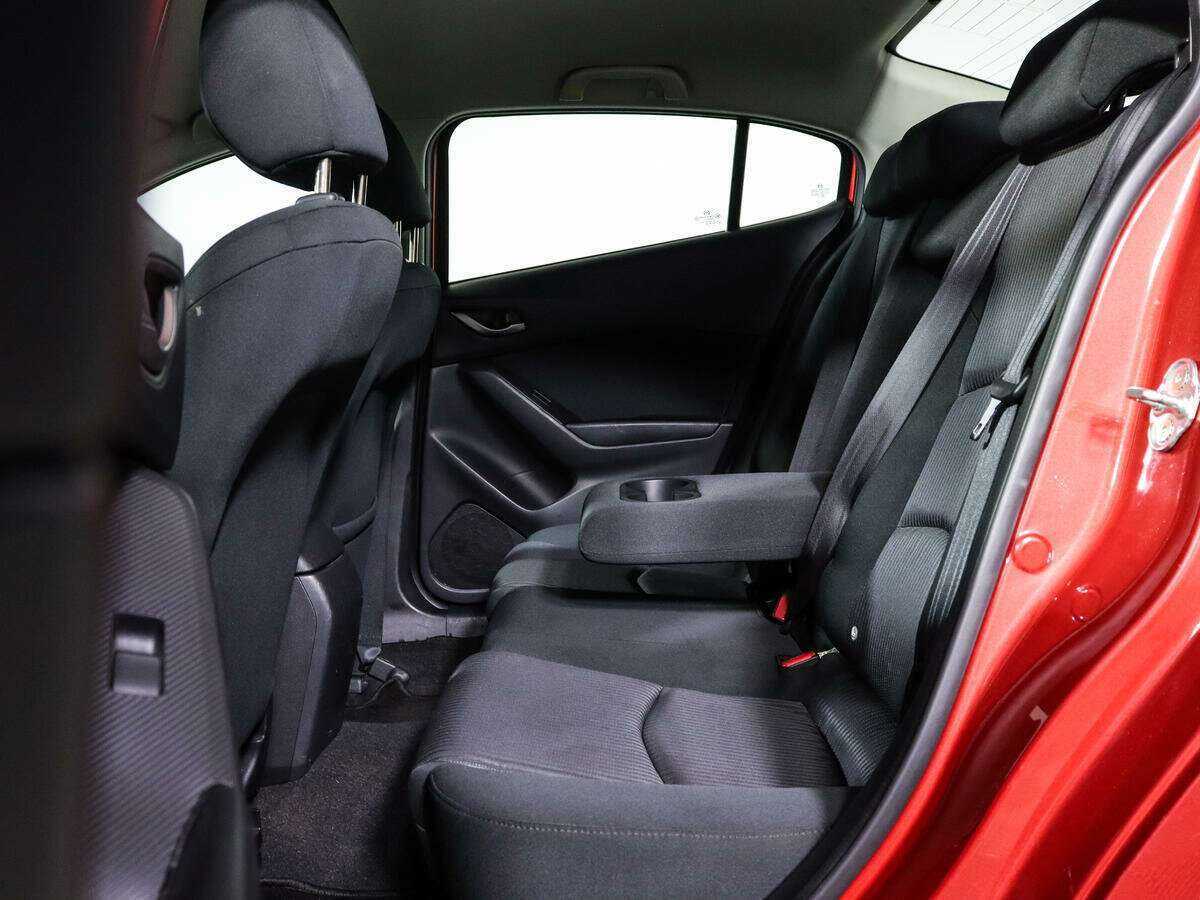 Mazda 3 с пробегом — 2014 год. Фото: #8