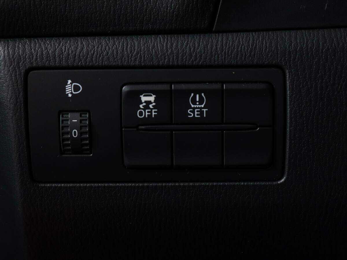 Mazda 3 с пробегом — 2014 год. Фото: #15