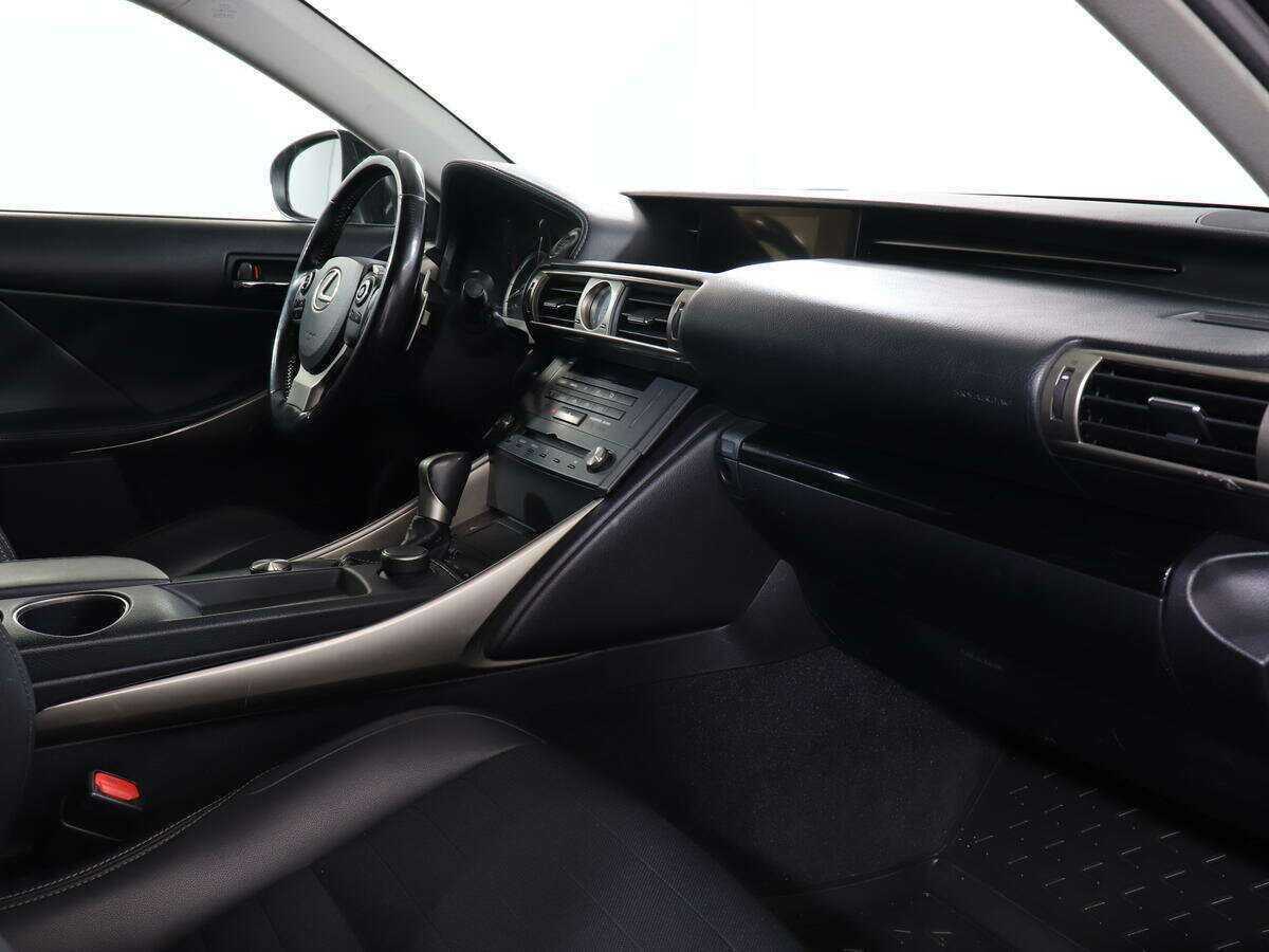 Lexus IS с пробегом — 2015 год. Фото: #5
