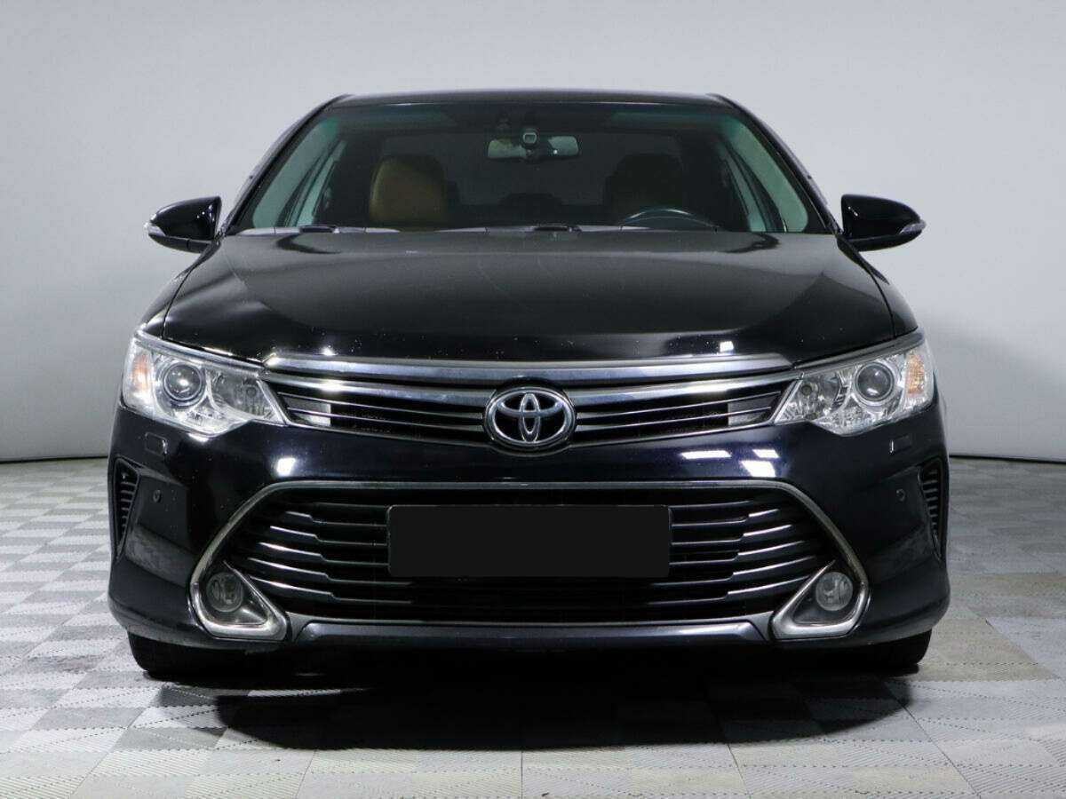 Toyota Camry с пробегом — 2016 год. Фото: #1