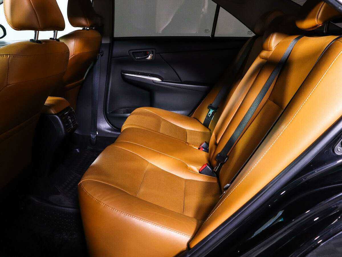 Toyota Camry с пробегом — 2016 год. Фото: #6