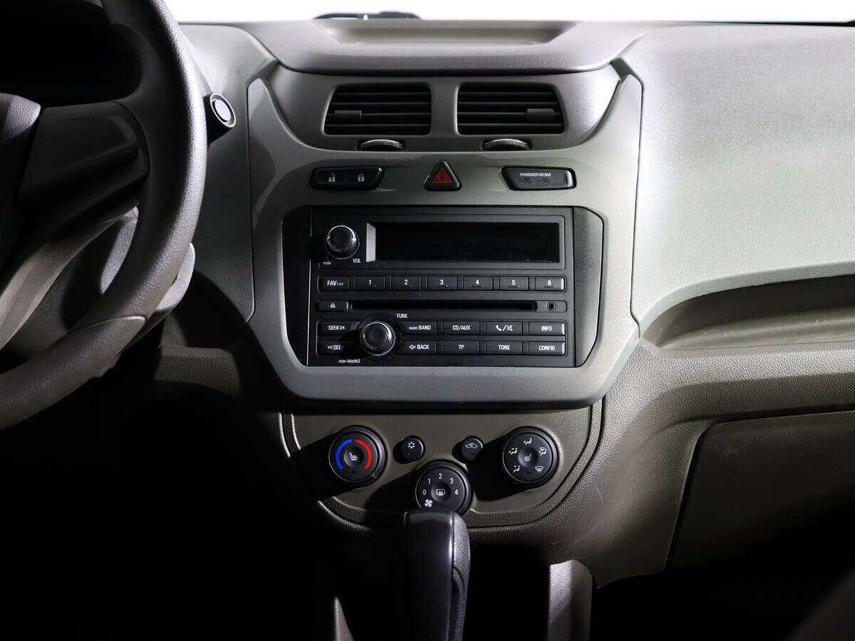 Chevrolet Cobalt с пробегом — 2020 год. Фото: #11