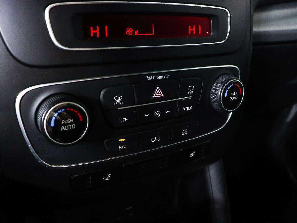 Kia Sorento с пробегом — 2015 год. Фото: #12