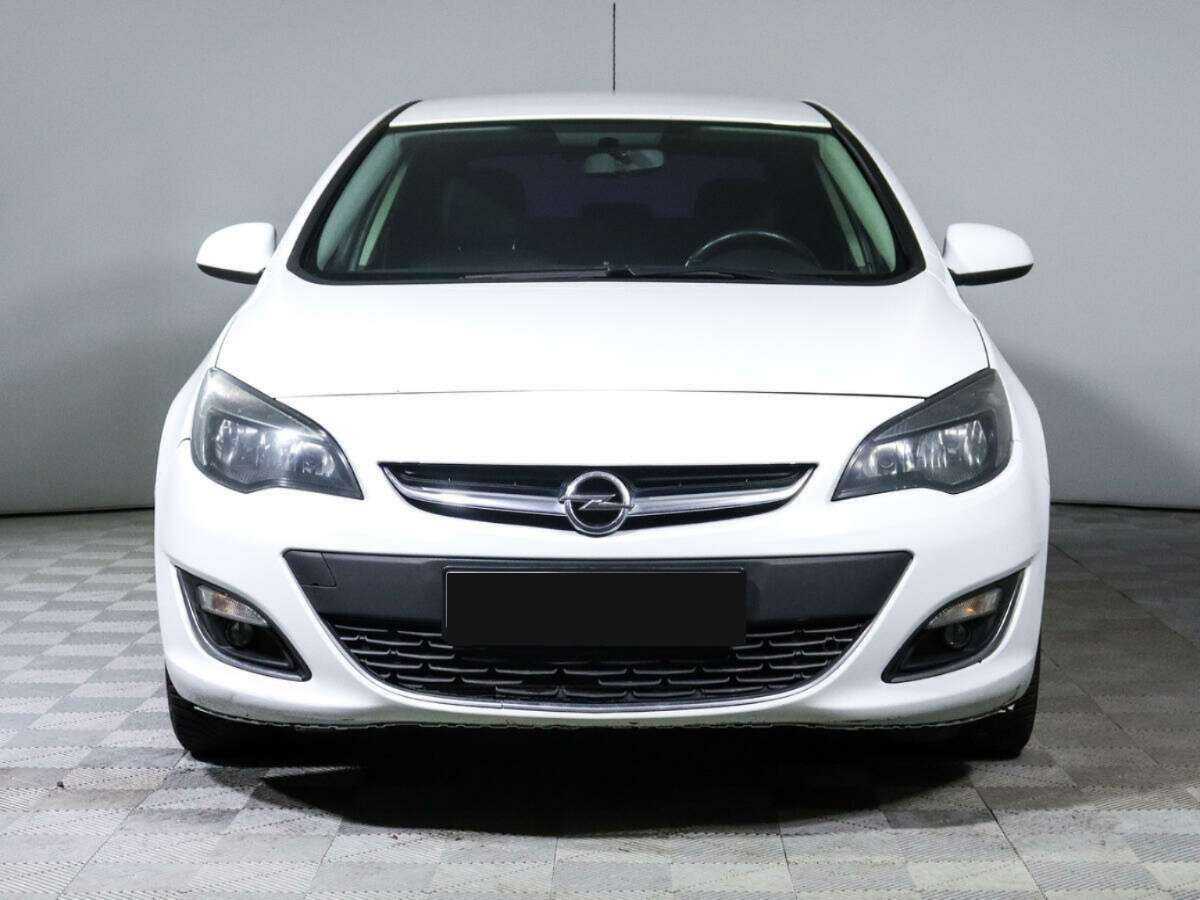 Opel Astra с пробегом — 2014 год. Фото: #1