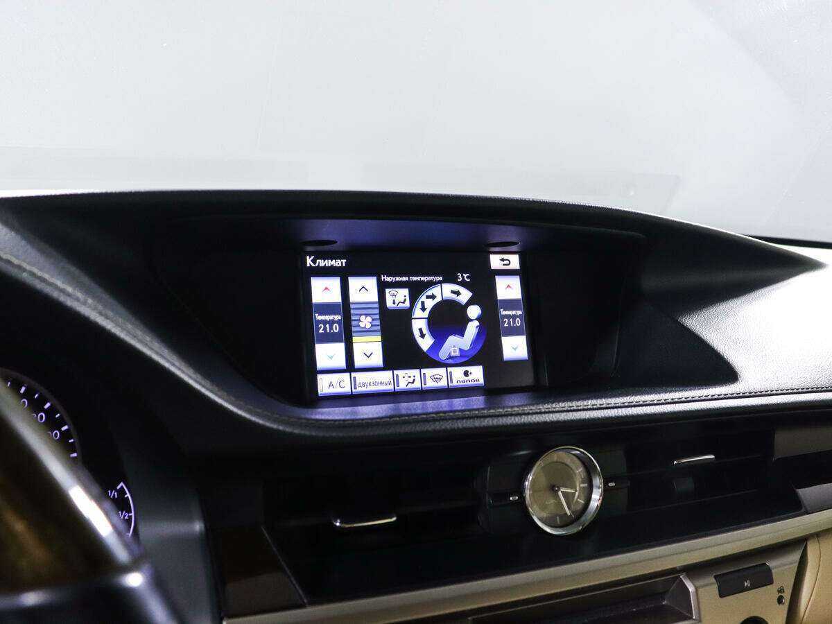 Lexus ES с пробегом — 2013 год. Фото: #13