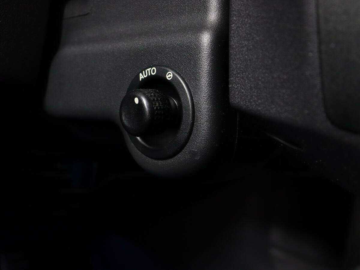 Land Rover Discovery с пробегом — 2013 год. Фото: #20