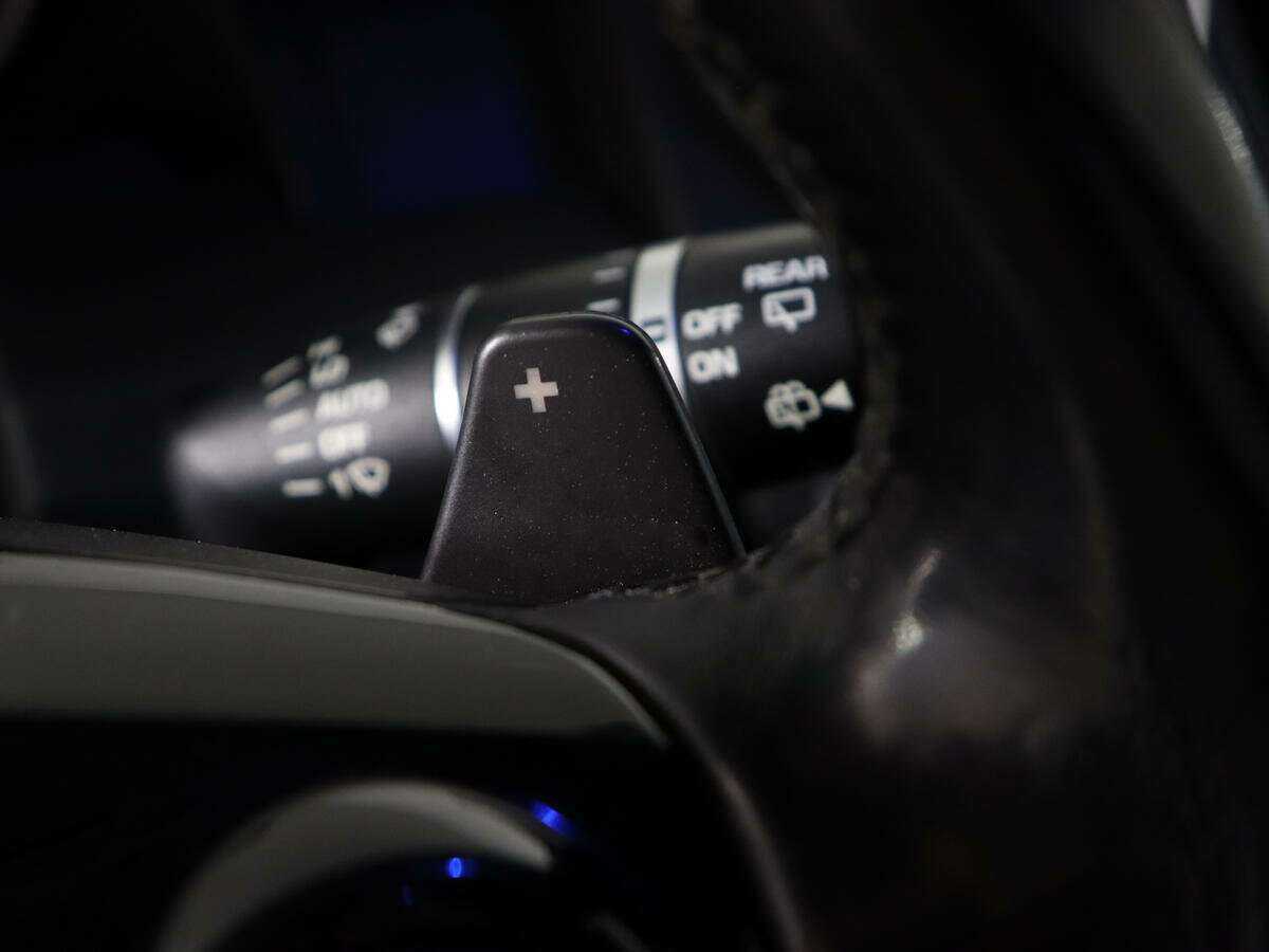 Land Rover Discovery с пробегом — 2013 год. Фото: #22