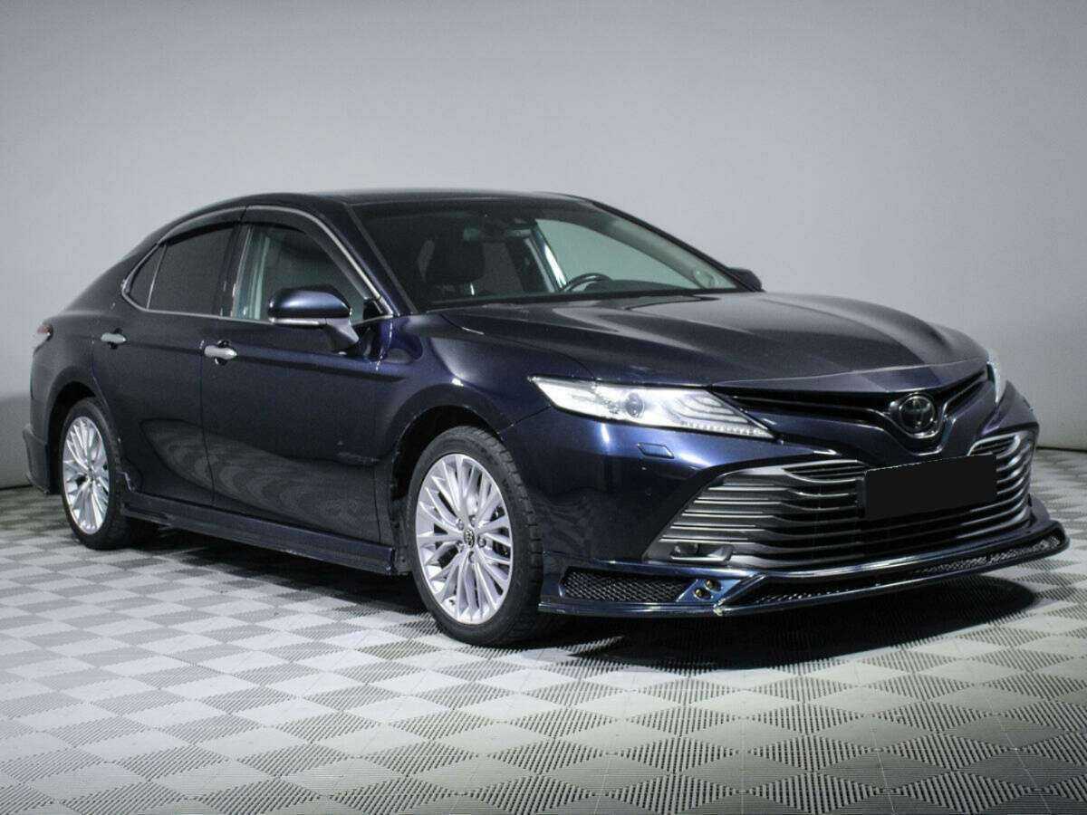 Toyota Camry с пробегом — 2018 год. Фото: #2