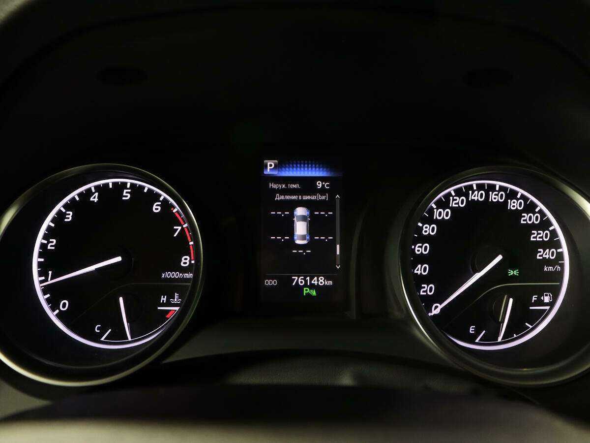 Toyota Camry с пробегом — 2018 год. Фото: #10