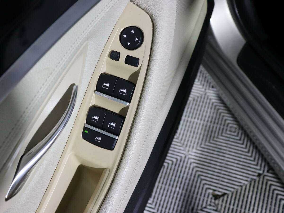 BMW 5 серии с пробегом — 2012 год. Фото: #12