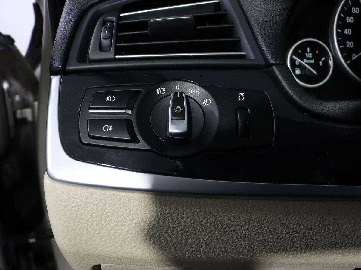 BMW 5 серии с пробегом — 2012 год. Фото: #13