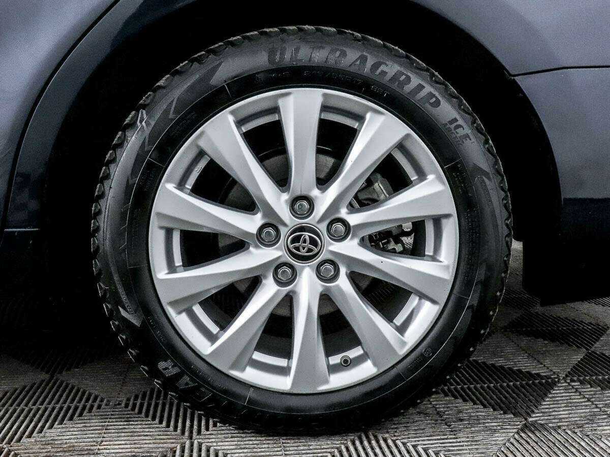 Toyota Camry с пробегом — 2020 год. Фото: #10