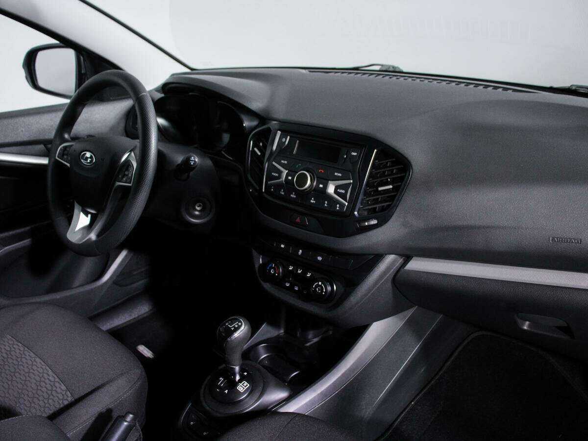 Lada (ВАЗ) Vesta с пробегом — 2019 год. Фото: #5