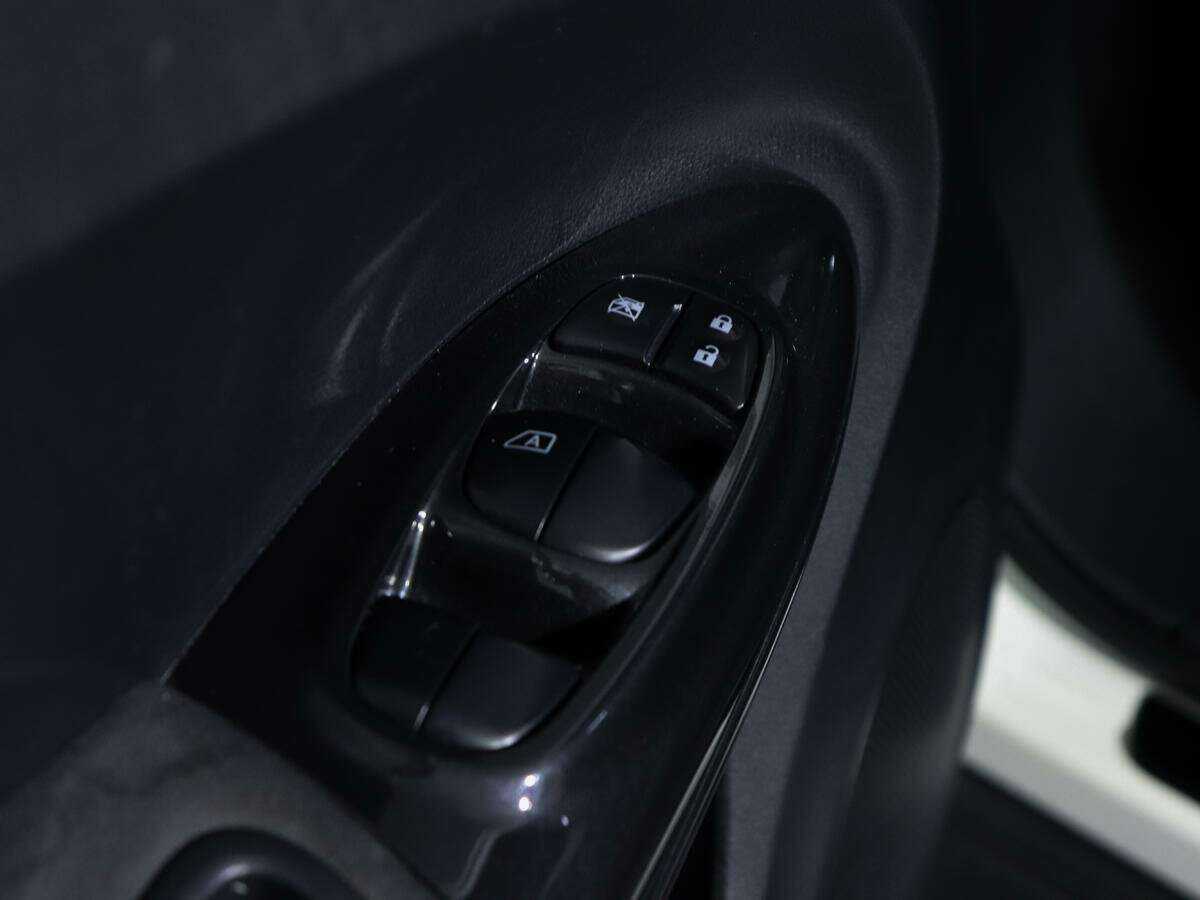 Nissan Juke Nismo с пробегом — 2013 год. Фото: #12