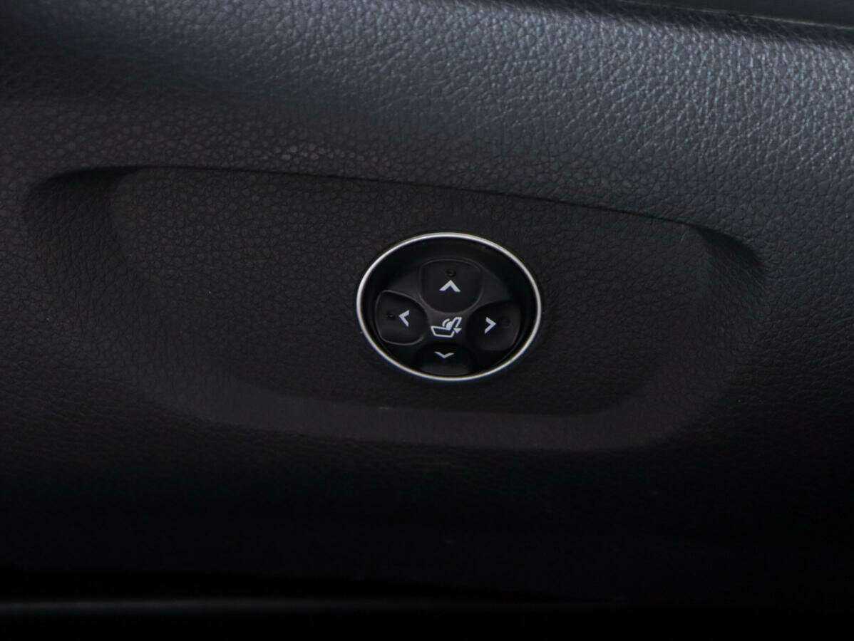 Hyundai Equus с пробегом — 2014 год. Фото: #17