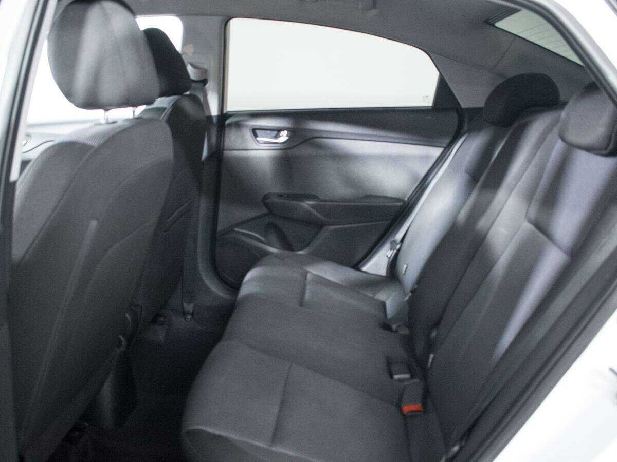 Hyundai Solaris с пробегом — 2021 год. Фото: #9