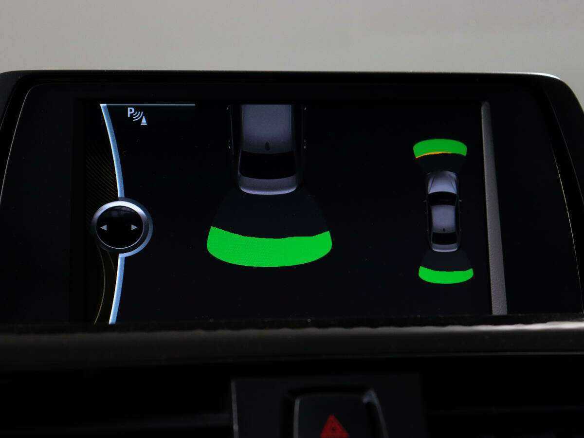 BMW 3 серии с пробегом — 2014 год. Фото: #12