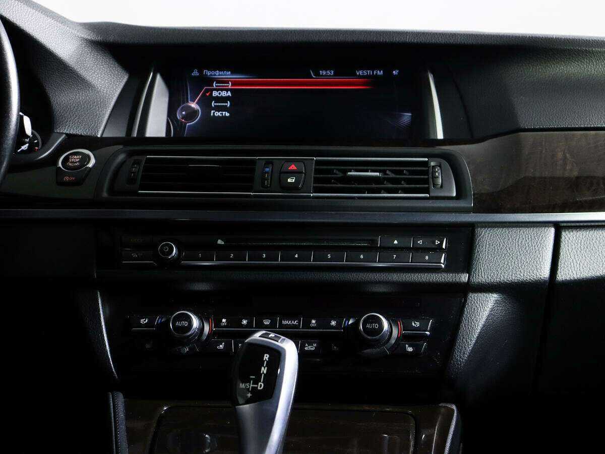 BMW 5 серии с пробегом — 2015 год. Фото: #9