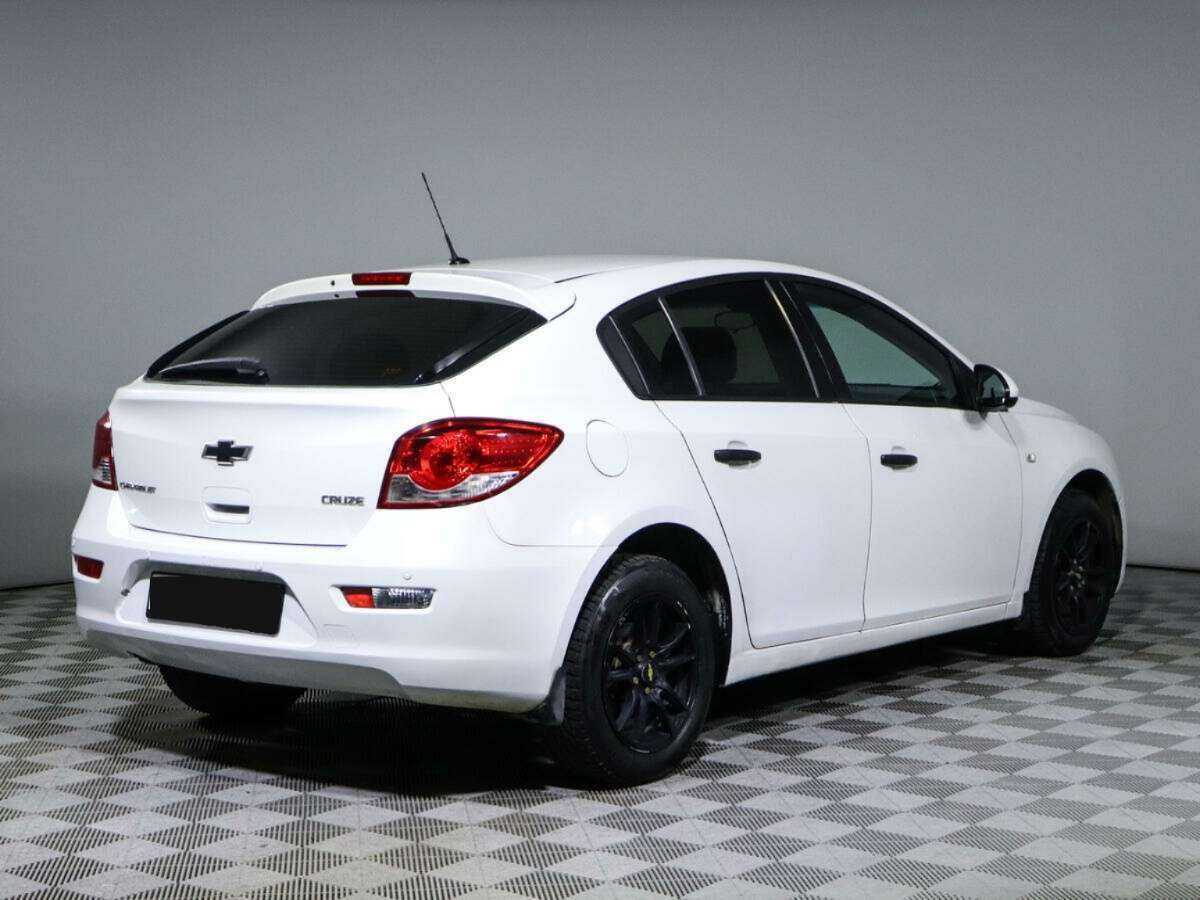 Chevrolet Cruze с пробегом — 2012 год. Фото: #4