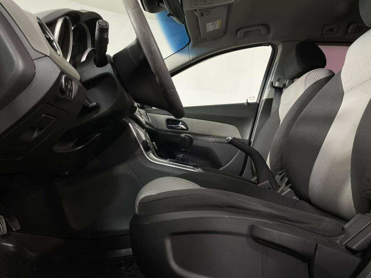 Chevrolet Cruze с пробегом — 2014 год. Фото: #8