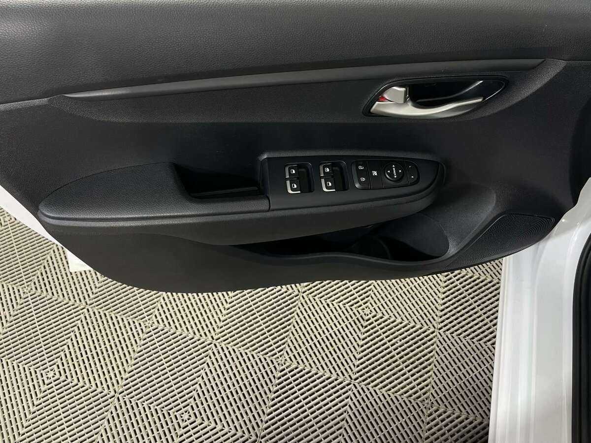 Kia Rio с пробегом — 2021 год. Фото: #7