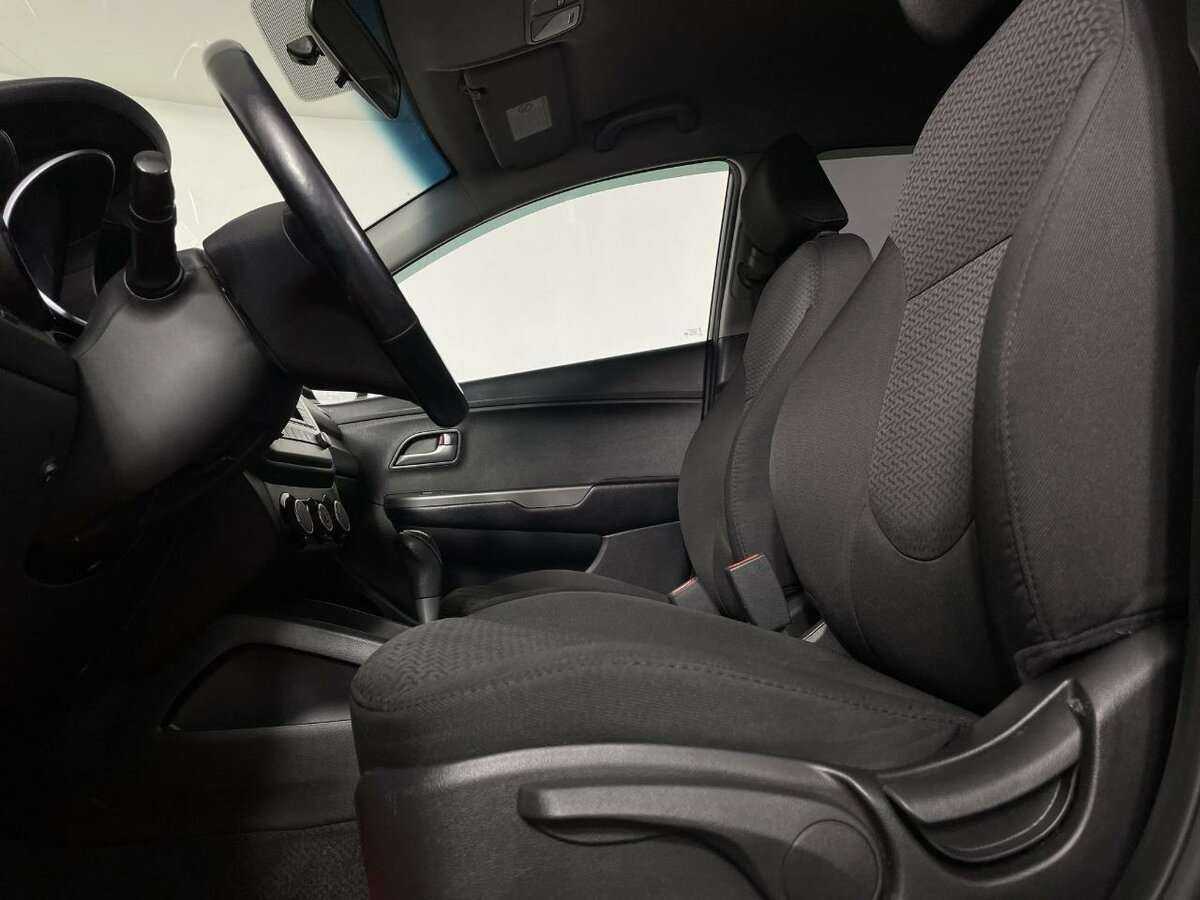 Kia Rio с пробегом — 2016 год. Фото: #9