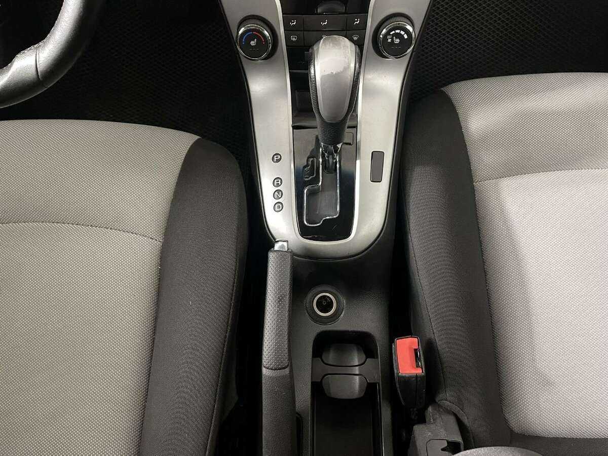 Chevrolet Cruze с пробегом — 2012 год. Фото: #11