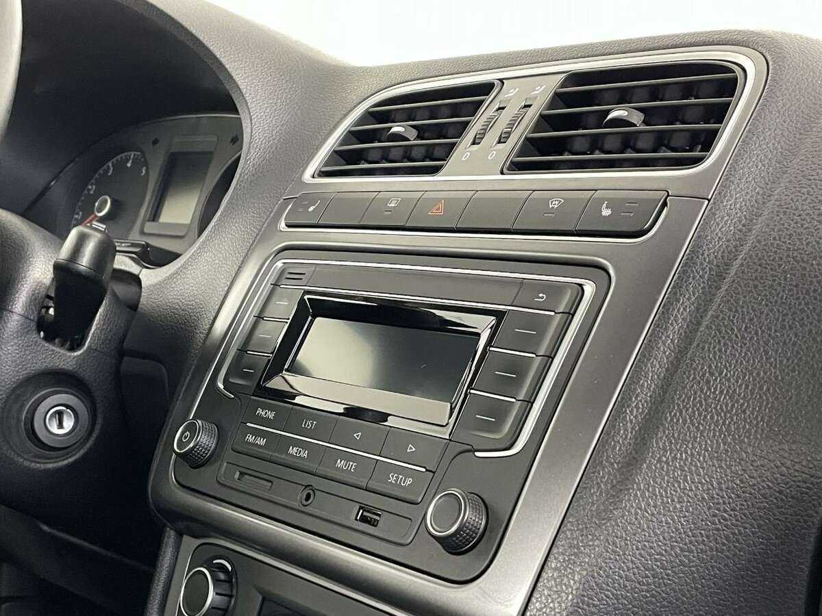 Volkswagen Polo с пробегом — 2019 год. Фото: #10