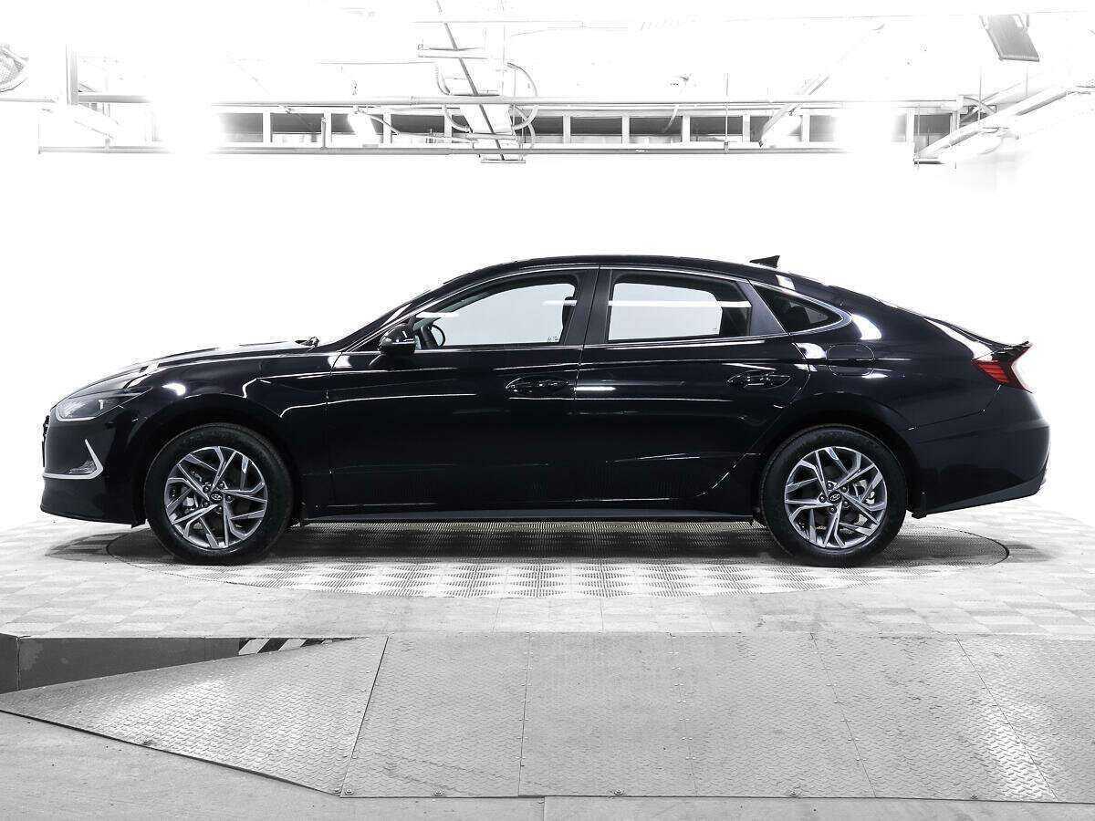 Hyundai Sonata с пробегом — 2023 год. Фото: #7