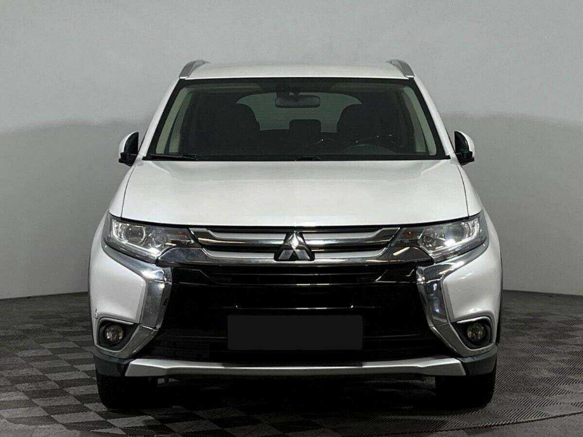 Mitsubishi Outlander с пробегом — 2018 год. Фото: #1