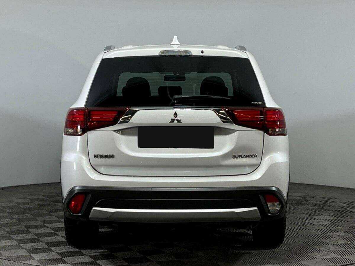 Mitsubishi Outlander с пробегом — 2018 год. Фото: #5