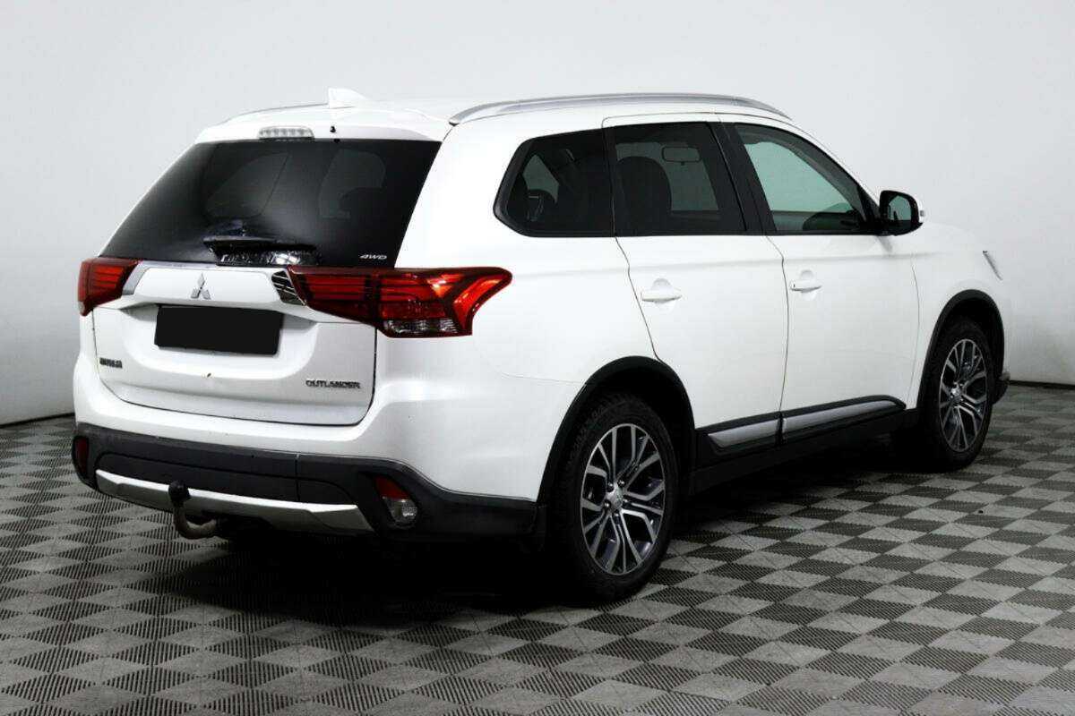 Mitsubishi Outlander с пробегом — 2018 год. Фото: #3