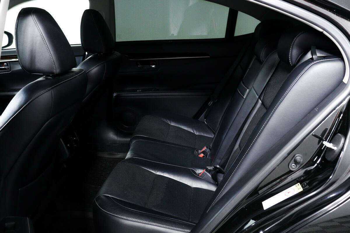 Lexus ES с пробегом — 2013 год. Фото: #11