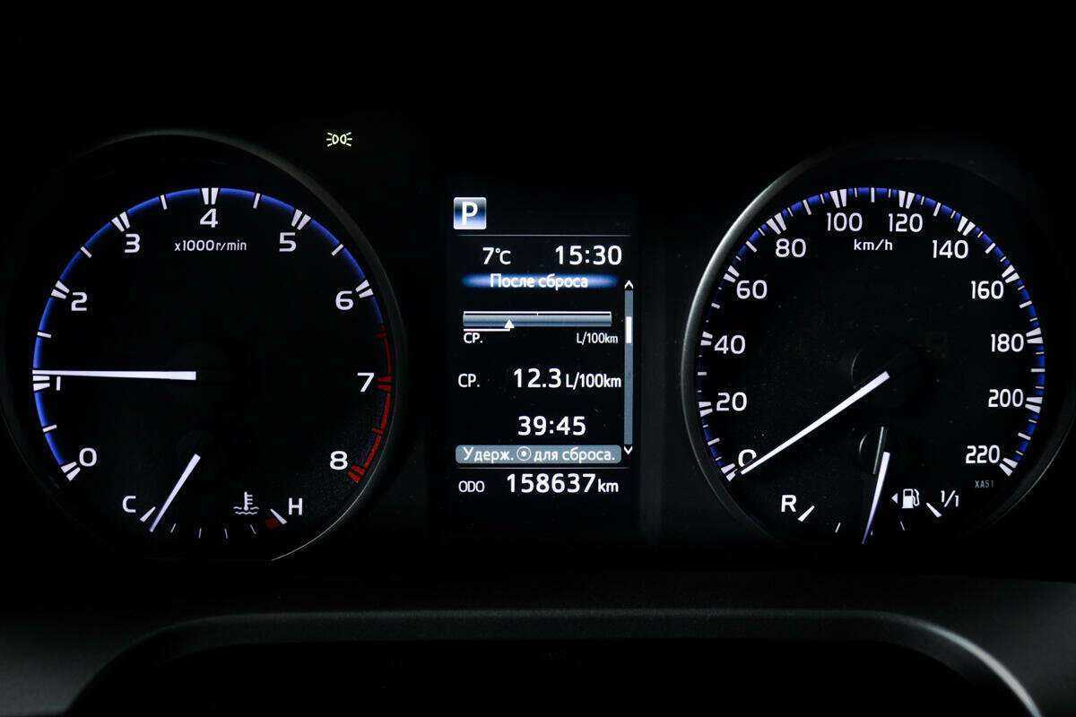 Toyota RAV4 с пробегом — 2017 год. Фото: #9