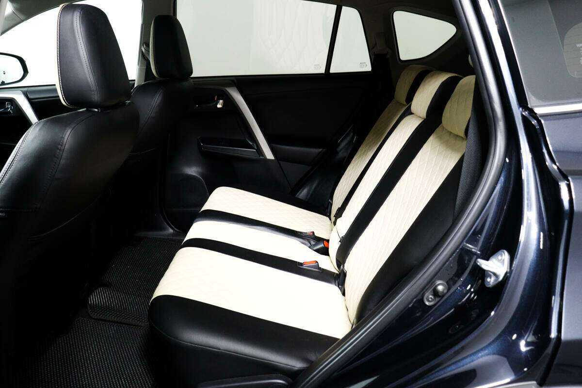 Toyota RAV4 с пробегом — 2017 год. Фото: #11