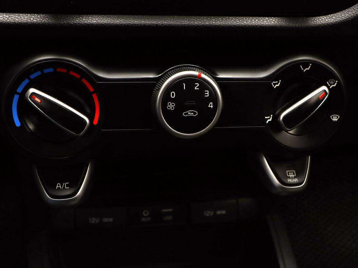 Kia Rio с пробегом — 2018 год. Фото: #17