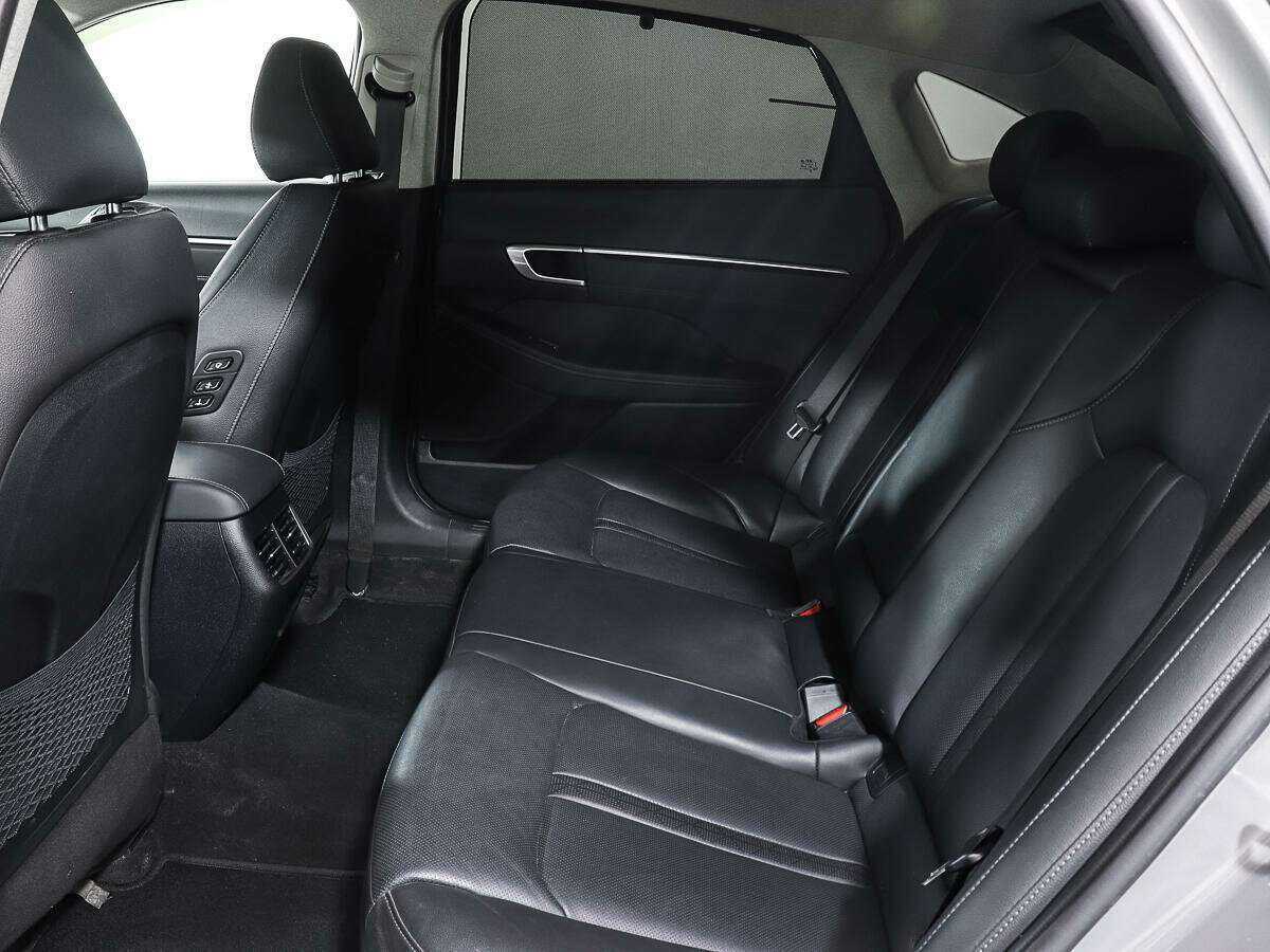 Hyundai Sonata с пробегом — 2022 год. Фото: #9